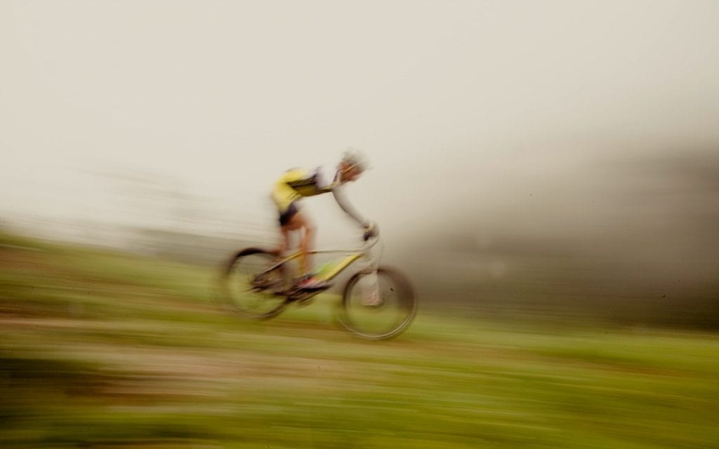 URDAR Radschuhe Damen Mountainbike Schuhe MTB Atmungsaktive Radsportschuhe rutschfeste Fahrradschuhe 